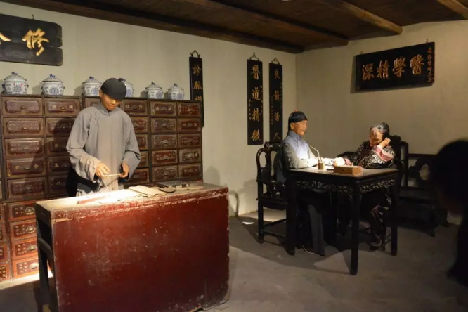 【昆中药杯·最美药店人】老子有钱lzyq88不生产美，老子有钱lzyq88是药店圈的星探